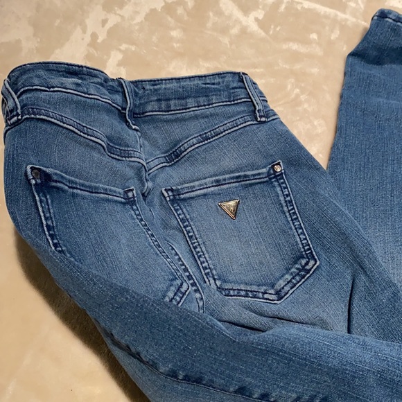 Guess Skinny Jeans - Picture 3 of 4